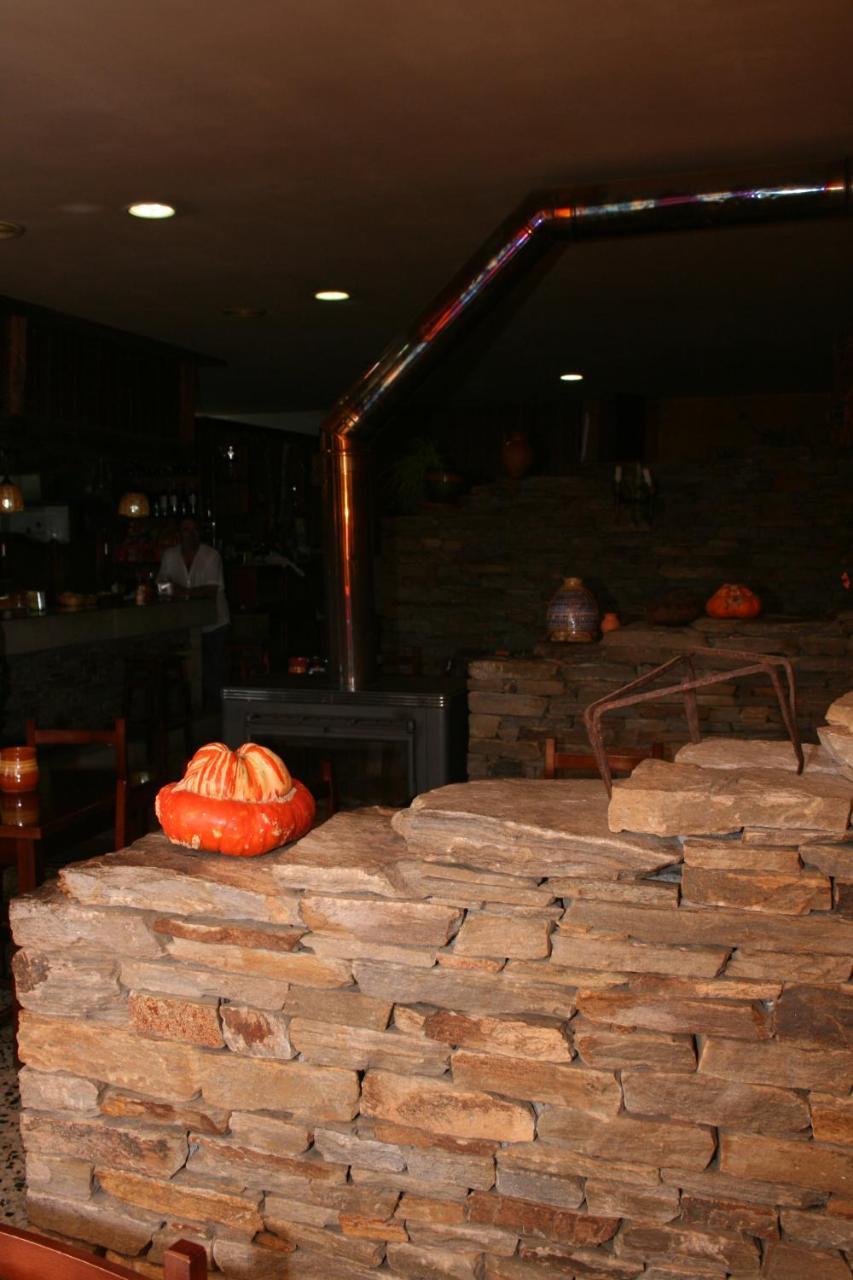 Hotel A Taberna De Vento Lalín Exterior foto